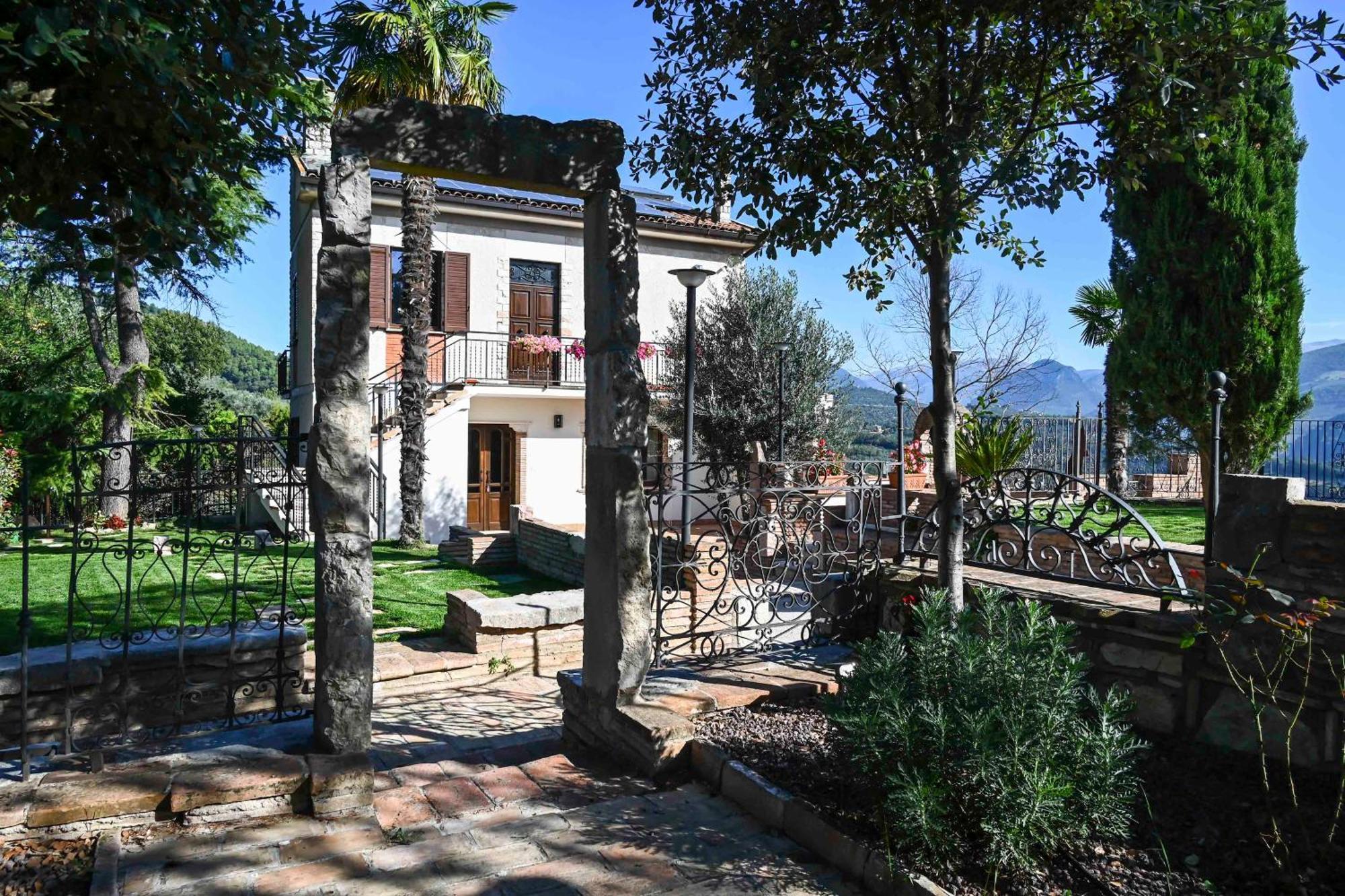 Appartamento Il Colle Di Torre Orsina Esterno foto